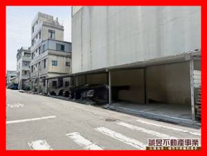 誠昱/近大港國小三角窗美建地
